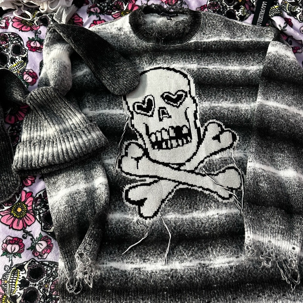 Current Mood Black and Gray Skull Crewneck Sweater